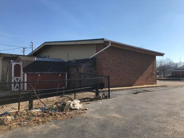5 S Madison St, Oswego, IL 60543